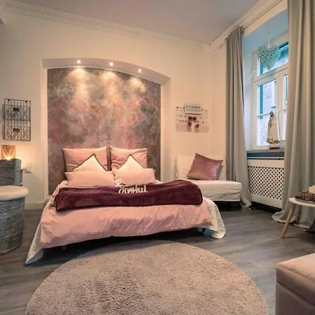 Gasthuis Altes Schwesternhaus - Homesite - Bis 20 Personen Weibern