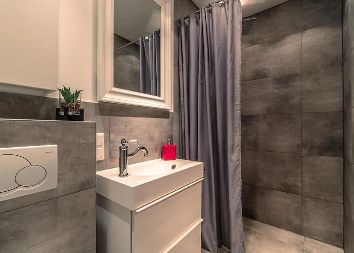 Altes Schwesternhaus - Homesite - Bis 20 Personen Gasthuis Weibern